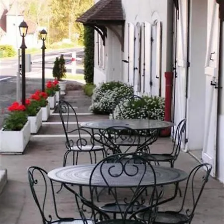 Le Relais Du Pont De Rhodes 2*