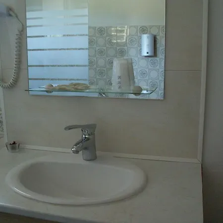 Le Relais Du Pont De Rhodes