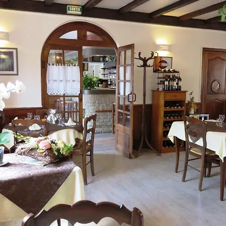 Le Relais Du Pont De Rhodes Szálloda 2*