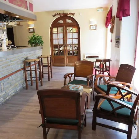 Le Relais Du Pont De Rhodes 2* Frayssinet