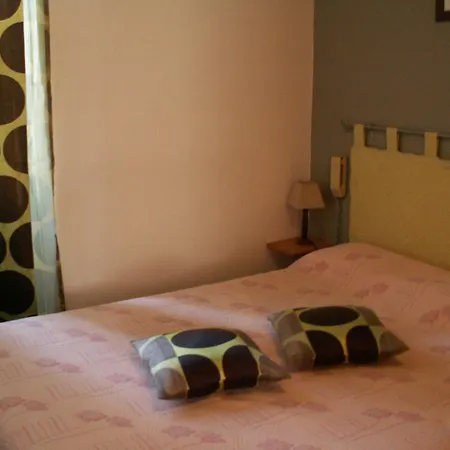 Le Relais Du Pont De Rhodes 2* Frayssinet