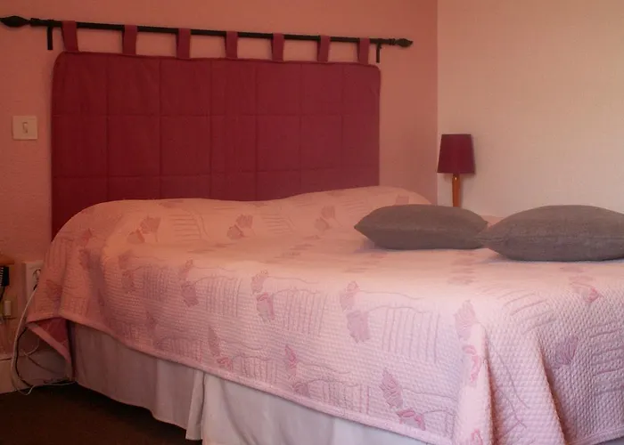 Hotel Le Relais Du Pont De Rhodes