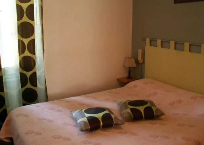 Le Relais Du Pont De Rhodes 2* Frayssinet