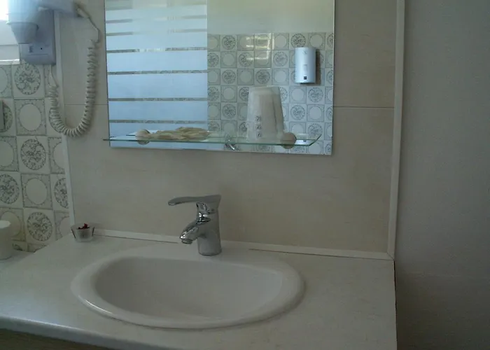 Le Relais Du Pont De Rhodes