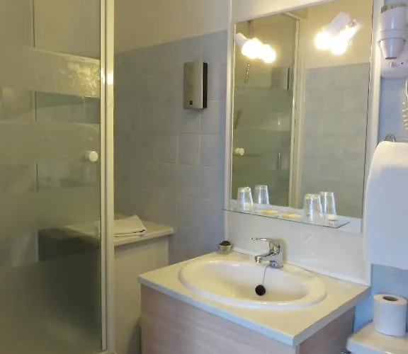 Le Relais Du Pont De Rhodes Hotel 2*